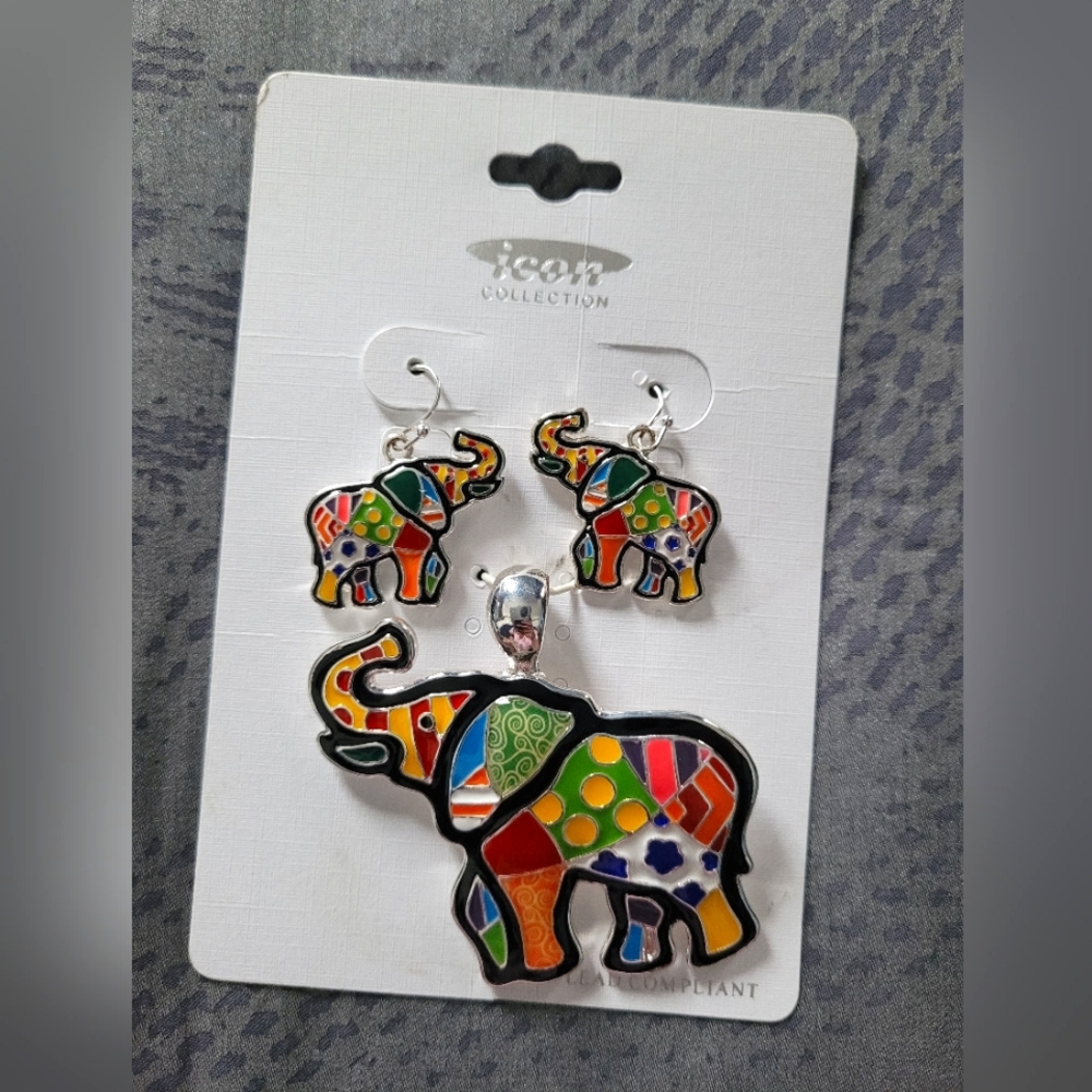 ⭐️Elephant Pendant & Earrings⭐️